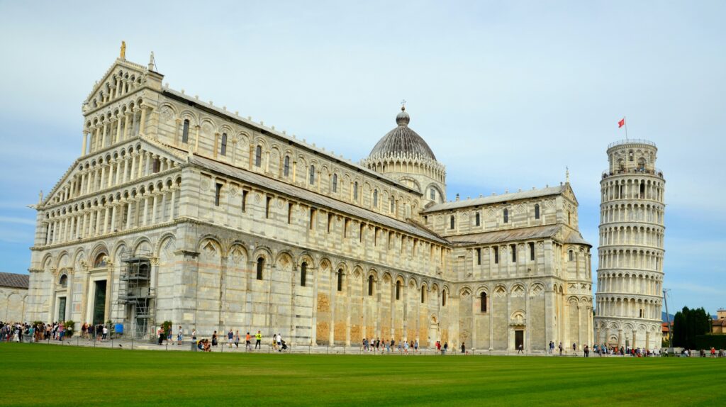 Pisa budget travel